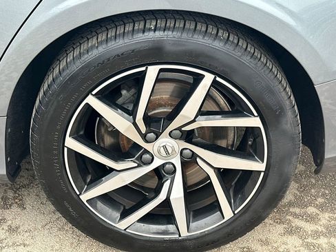 Used 2019 Volvo S60 T6 Momentum w/ Premium Package image 19