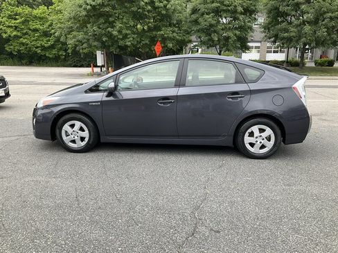 Used 2010 Toyota Prius Three w/ Navigation Pkg FWD image 8