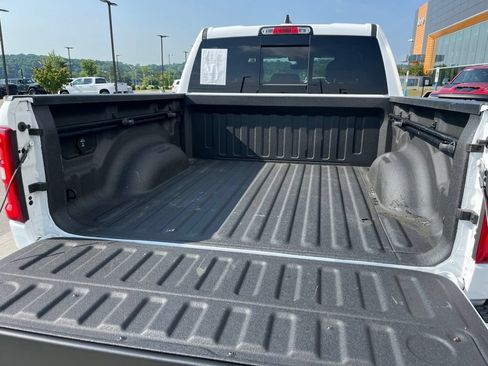 Used 2025 RAM 1500 Big Horn AWD/4WD image 19