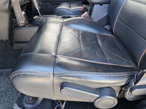 Used 2011 Jeep Wrangler 70th Anniversary w/ Connectivity Group image 18