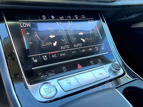 Used 2020 Audi Q8 Prestige w/ Prestige Package image 28