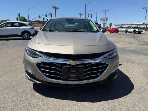 Used 2024 Chevrolet Malibu LT FWD image 2