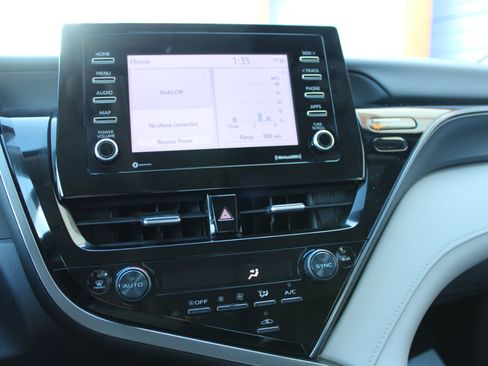 Used 2023 Toyota Camry LE image 28