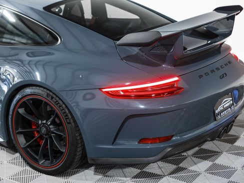 Used 2018 Porsche 911 GT3 w/ Sport Chrono Package image 18