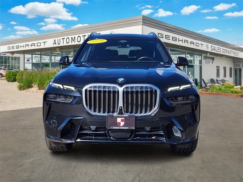 Used 2023 BMW X7 xDrive40i w/ Executive Package image 2