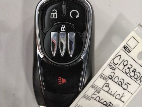 Used 2025 Buick Encore GX Preferred image 42