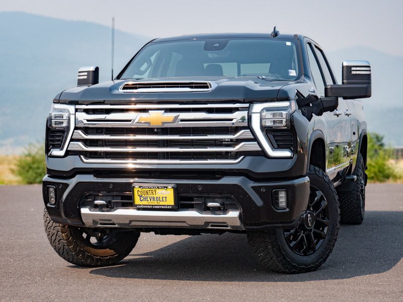 Used 2024 Chevrolet Silverado 3500 High Country w/ Technology Package AWD/4WD image 3