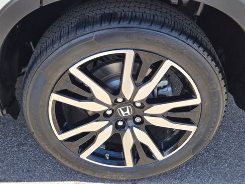 Certified 2022 Honda Pilot Touring image 11
