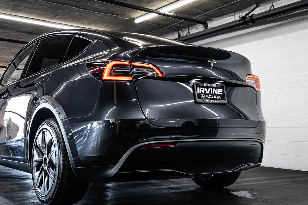 Used 2025 Tesla Model Y Long Range RWD image 15