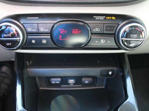 Certified 2020 Kia Soul EX image 38