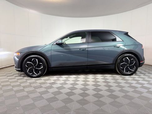 Used 2024 Hyundai Ioniq 5 SEL image 3