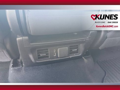 Used 2025 Chevrolet Silverado 1500 LT AWD/4WD image 35