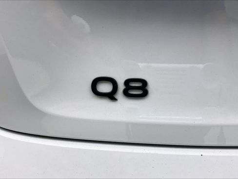 Used 2024 Audi Q8 e-tron Premium Plus AWD/4WD image 31