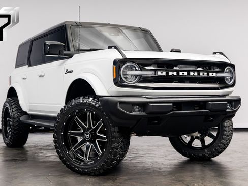 Used 2025 Ford Bronco Outer Banks AWD/4WD image 1