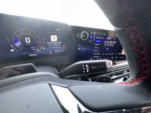 Certified 2024 Chevrolet Traverse RS image 15