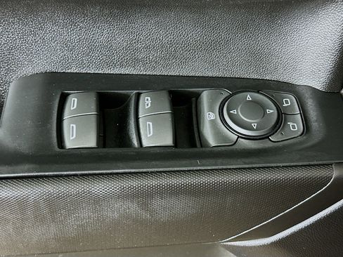 Used 2022 Chevrolet Silverado 1500 Custom image 15