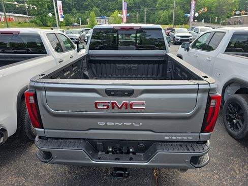 New 2026 GMC Sierra 2500 Denali w/ Technology Package AWD/4WD image 9