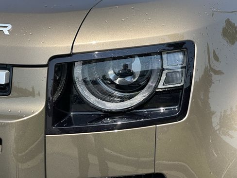 Certified 2023 Land Rover Defender 110 SE AWD/4WD image 12