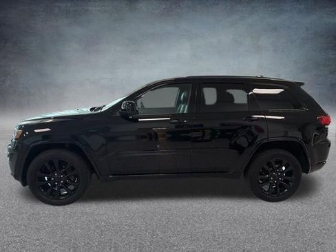 Used 2019 Jeep Grand Cherokee Altitude image 11