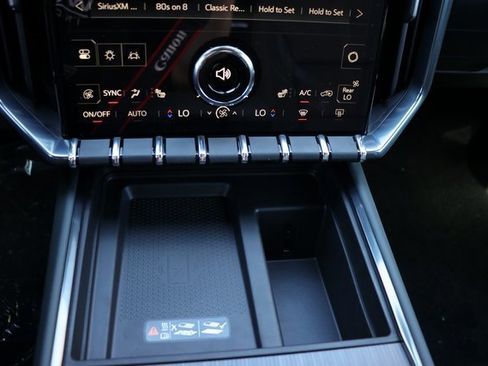 New 2025 GMC Acadia AT4 image 25