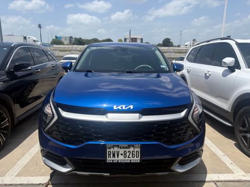Used 2023 Kia Sportage EX FWD image 2