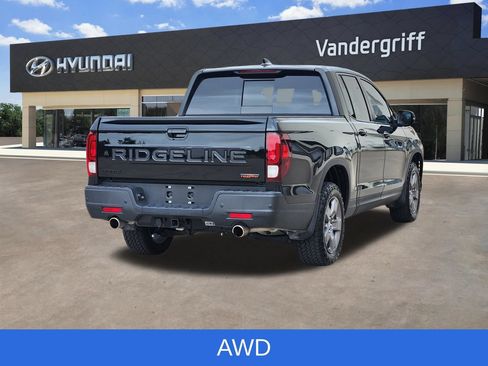 Used 2025 Honda Ridgeline TrailSport image 4