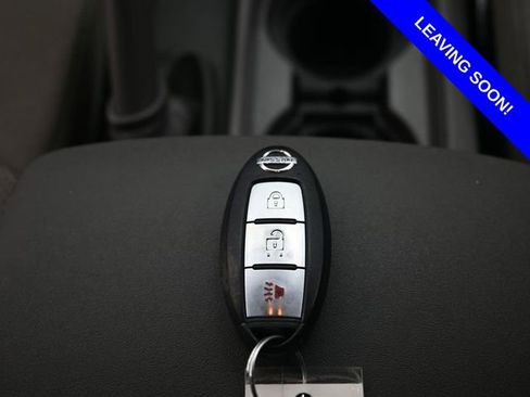 Used 2020 Nissan Frontier SV w/ Midnight Edition Floor Mats RWD image 17