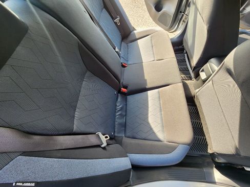 Used 2025 Nissan Versa SV FWD image 9