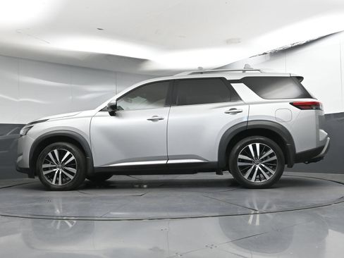 Certified 2023 Nissan Pathfinder Platinum w/ Cargo Package AWD/4WD image 33