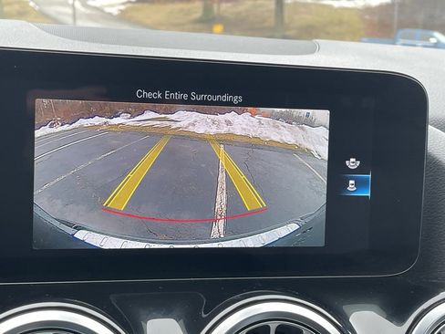 Used 2023 Mercedes-Benz GLA 250 4MATIC image 38