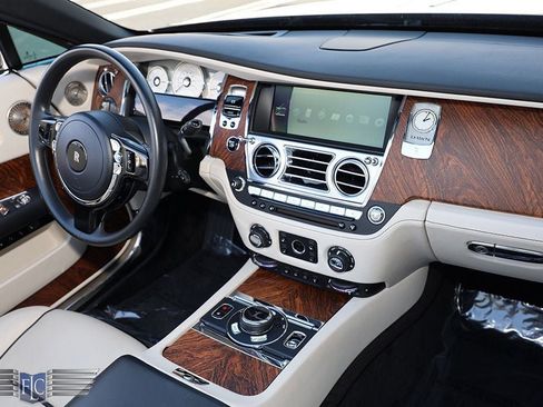 Used 2017 Rolls-Royce Dawn Convertible image 20