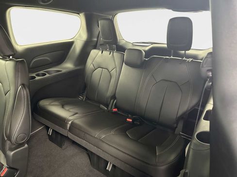 New 2027 Chrysler Pacifica Select FWD image 24