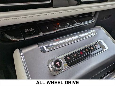 New 2025 Lincoln Aviator AWD w/ Equipment Group 101A image 11