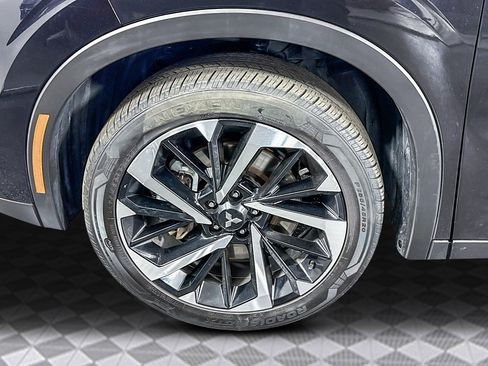 Used 2024 Mitsubishi Outlander SE Black Edition image 37