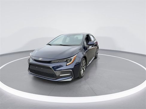 Used 2022 Toyota Corolla SE image 3