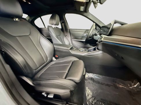 Used 2023 BMW 330i Sedan w/ M Sport Package RWD image 29