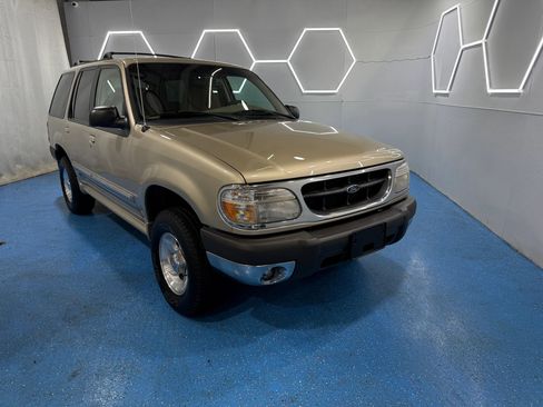 Used 1999 Ford Explorer 4WD 4-Door image 61