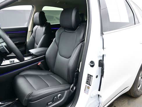 Certified 2026 Genesis GV70 2.5T image 12