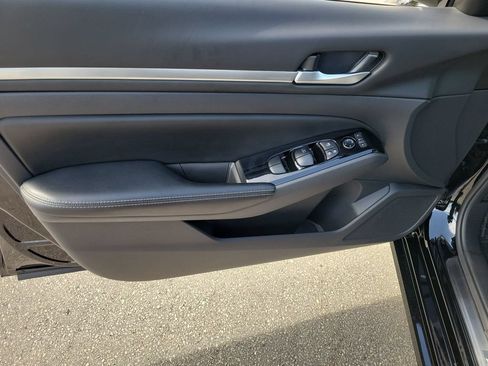 Used 2024 Nissan Altima 2.5 SL FWD image 21