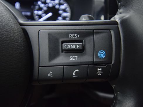 Used 2025 Nissan Pathfinder SV AWD/4WD image 37