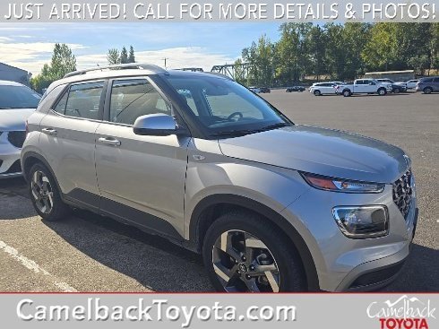 Used 2025 Hyundai Venue SEL FWD image 1