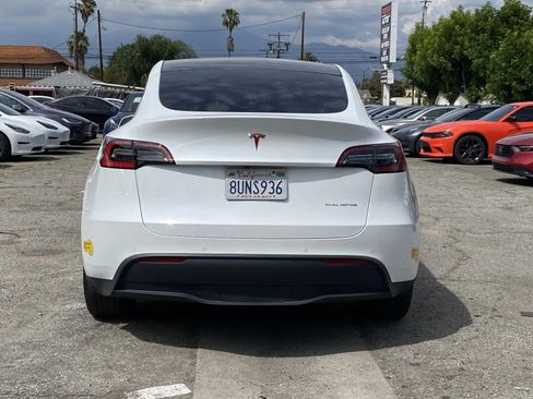 Used 2021 Tesla Model Y Long Range image 3