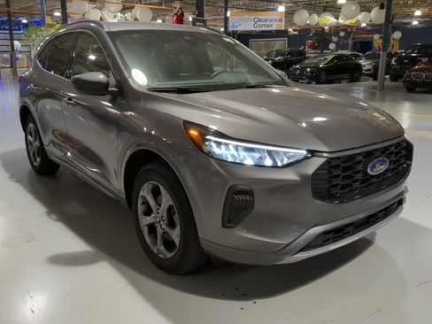 Used 2024 Ford Escape ST-Line w/ Tech Pack #1 AWD/4WD image 5