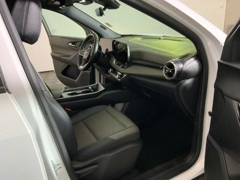 Used 2025 Chevrolet Equinox LT w/ Convenience Package II FWD image 14