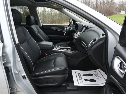 Used 2019 INFINITI QX60 Luxe w/ Essential Package image 19