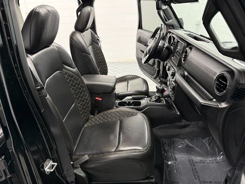 Used 2022 Jeep Wrangler Unlimited Sahara AWD/4WD image 13