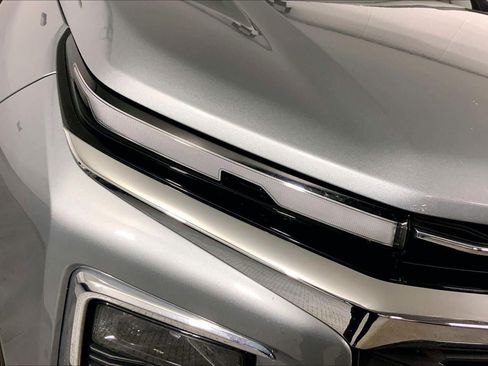 Used 2024 Chevrolet Traverse LT image 27