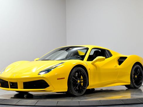 Used 2017 Ferrari 488 Spider RWD image 4