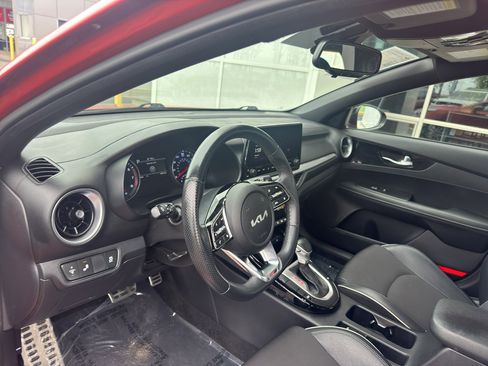 Used 2022 Kia Forte GT-Line w/ GT-Line Premium Package image 3