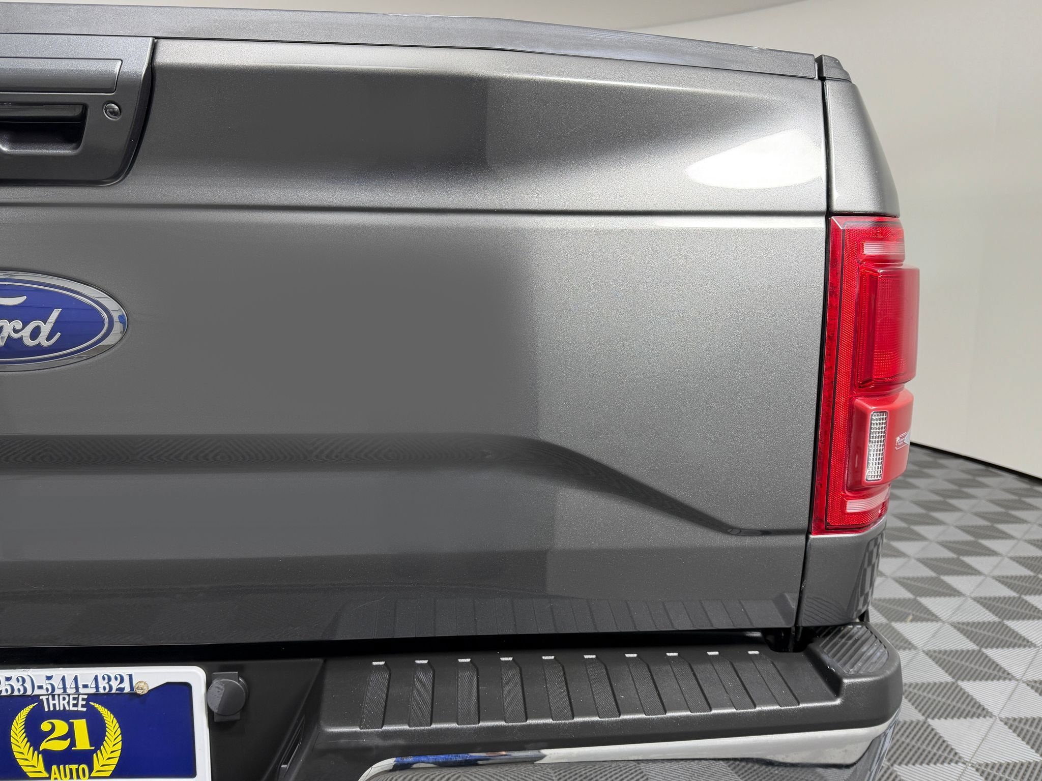 Used 2017 Ford F150 Lariat w/ Equipment Group 501A Mid AWD/4WD image 11